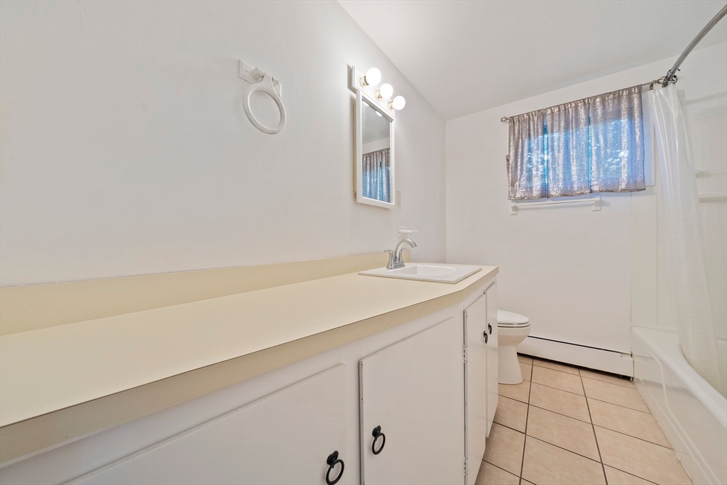4 bed, 2 bath apartment for rent at 585 Washington St, Franklin — photo 19 of 39