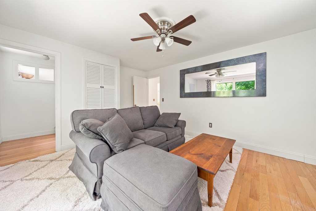 4 bed, 2 bath apartment for rent at 585 Washington St, Franklin — photo 15 of 39
