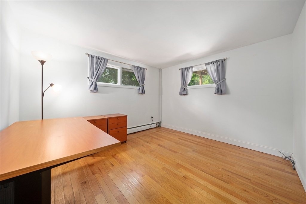 4 bed, 2 bath apartment for rent at 585 Washington St, Franklin — photo 17 of 39