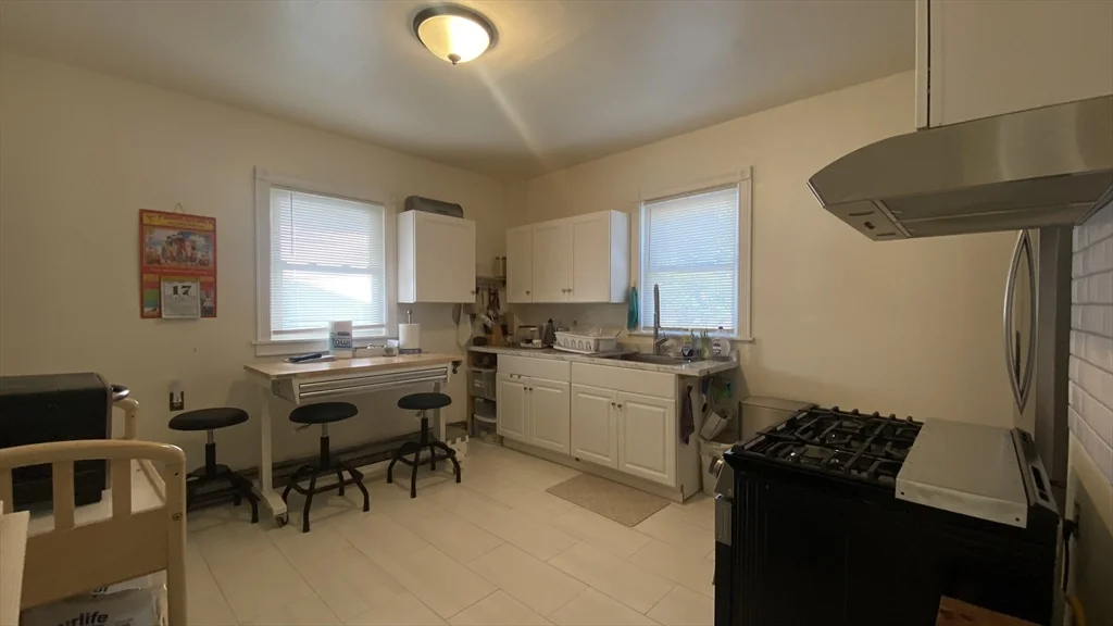 2 bed, 1 bath apartment for rent at 585 Western Ave Unit 1, Lynn — photo 8 of 9
