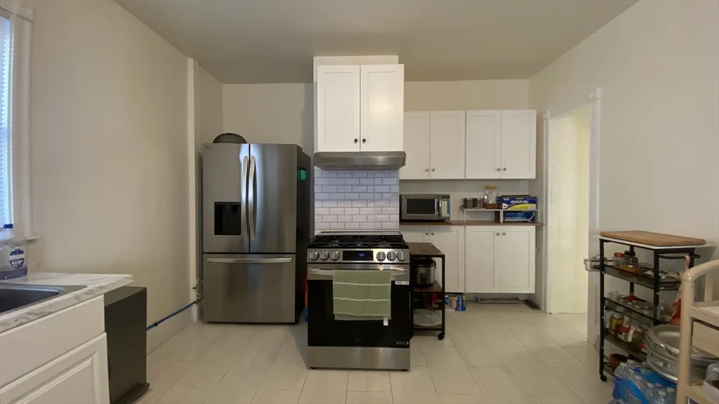 2 bed, 1 bath apartment for rent at 585 Western Ave Unit 1, Lynn — photo 9 of 9