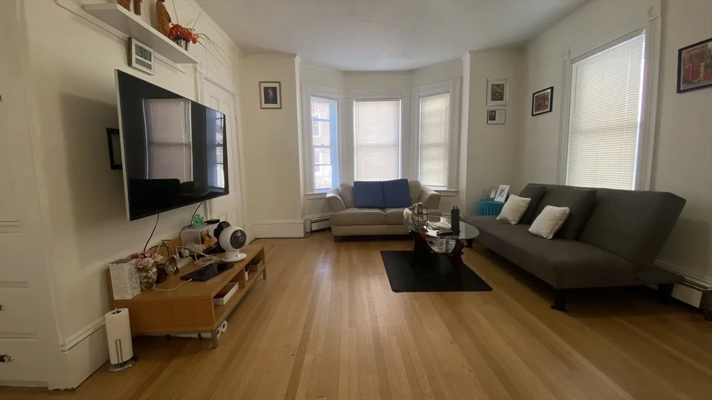 2 bed, 1 bath apartment for rent at 585 Western Ave Unit 1, Lynn — photo 2 of 9