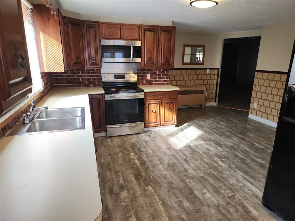 2 bed, 1 bath apartment for rent at 586 Franklin St Unit 1, Worcester — photo 1 of 20