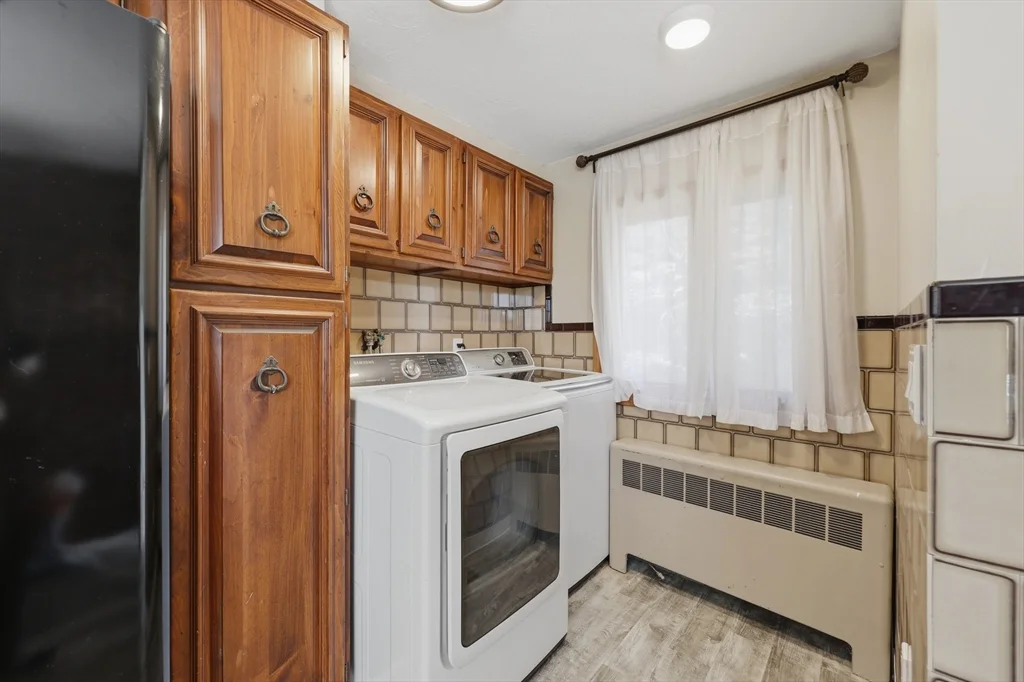 2 bed, 1 bath apartment for rent at 586 Franklin St Unit 1, Worcester — photo 3 of 20