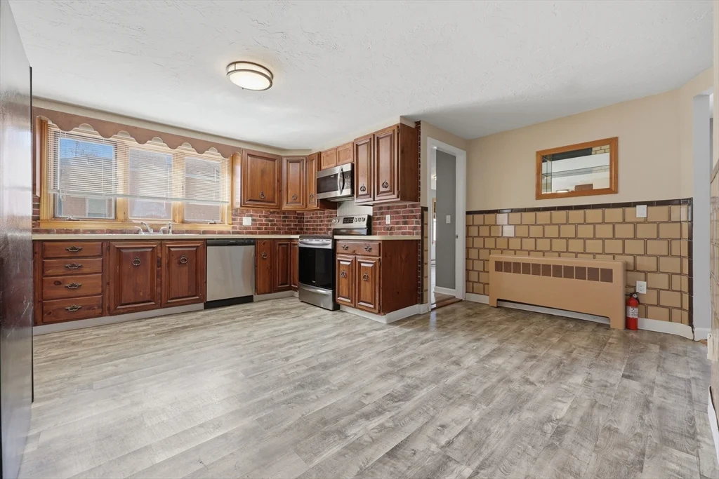 2 bed, 1 bath apartment for rent at 586 Franklin St Unit 1, Worcester — photo 6 of 20