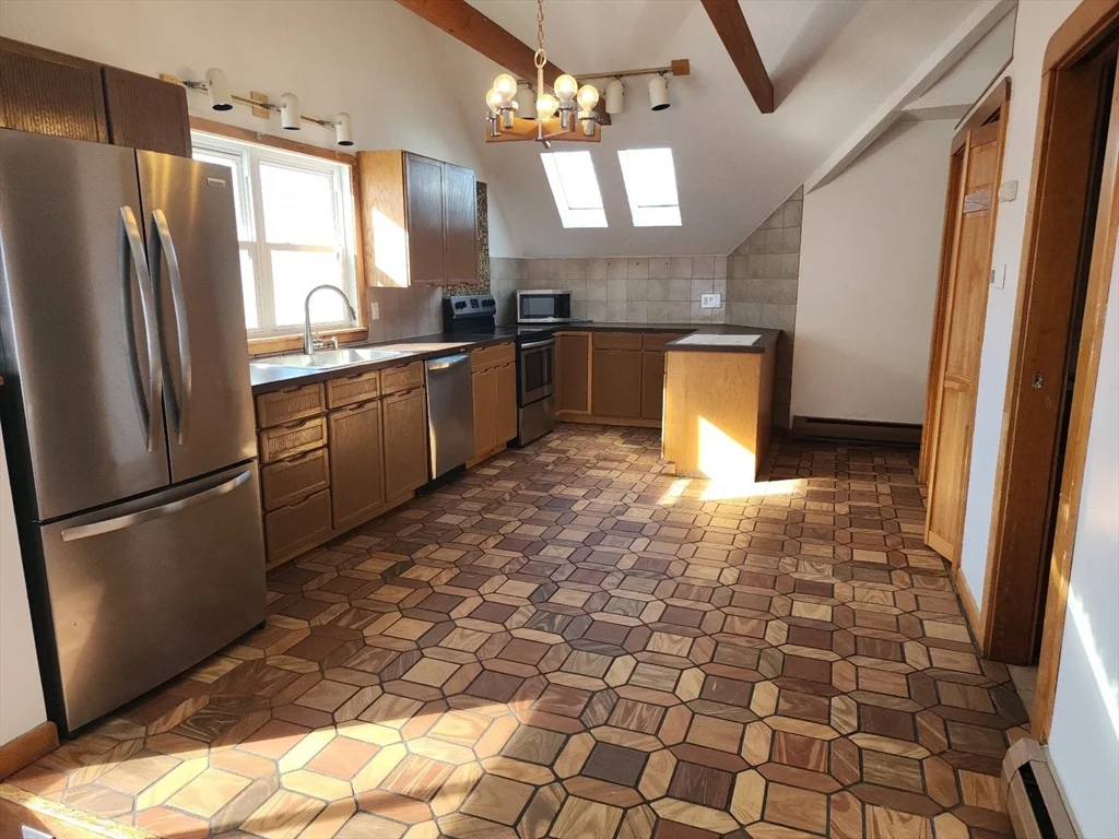 2 bed, 1 bath apartment for rent at 586 Franklin St Unit 2, Worcester — photo 1 of 9