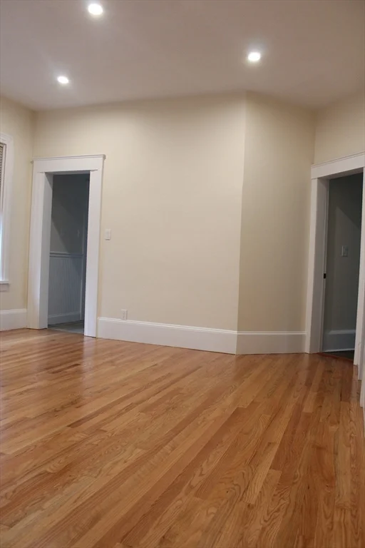 3 bed, 1 bath apartment for rent at 586 Freeport Ext Unit 0, Dorchester — photo 2 of 13