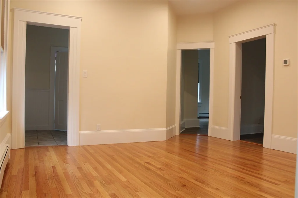 3 bed, 1 bath apartment for rent at 586 Freeport Ext Unit 0, Dorchester — photo 5 of 13