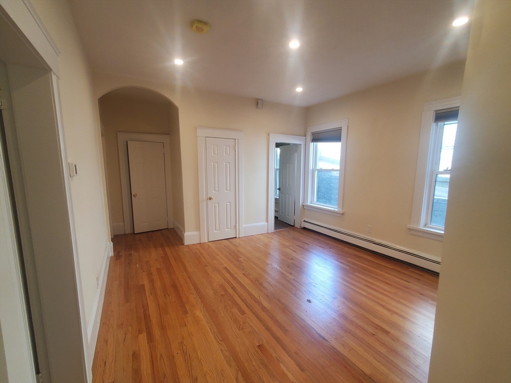 2 bed, 1 bath apartment for rent at 586 Freeport Unit 1, Dorchester — photo 3 of 16