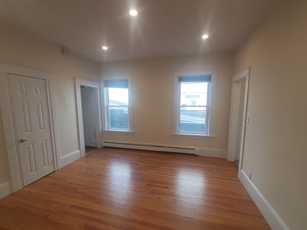 2 bed, 1 bath apartment for rent at 586 Freeport Unit 1, Dorchester — photo 4 of 16