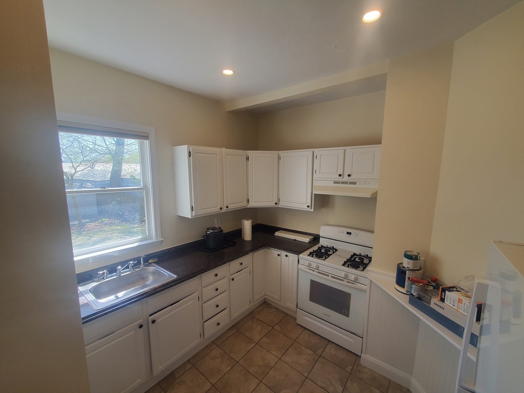 2 bed, 1 bath apartment for rent at 586 Freeport Unit 1, Dorchester — photo 1 of 16