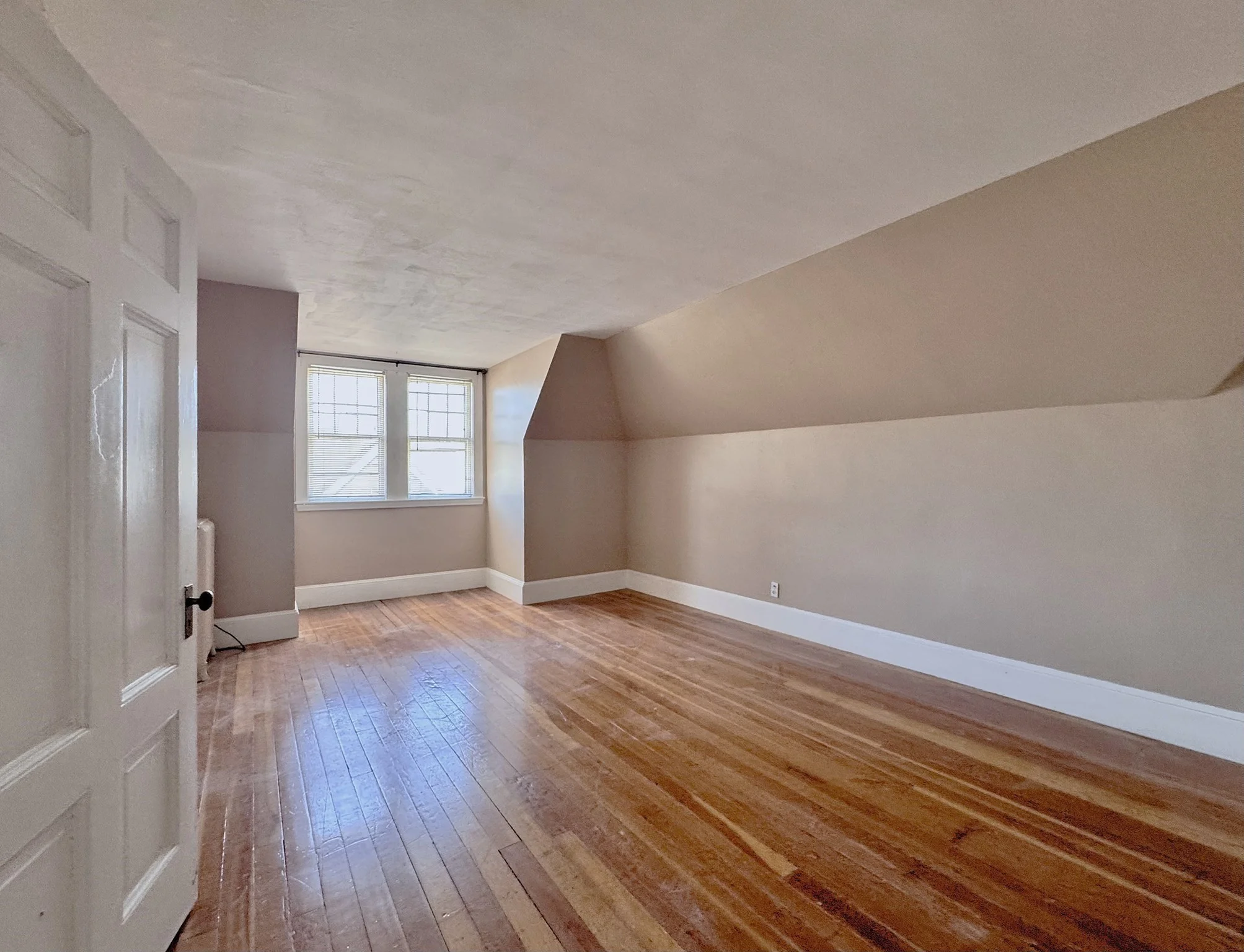 1 bed, 1 bath apartment for rent at 587 Haverhill St Unit 6, Lawrence — photo 4 of 11