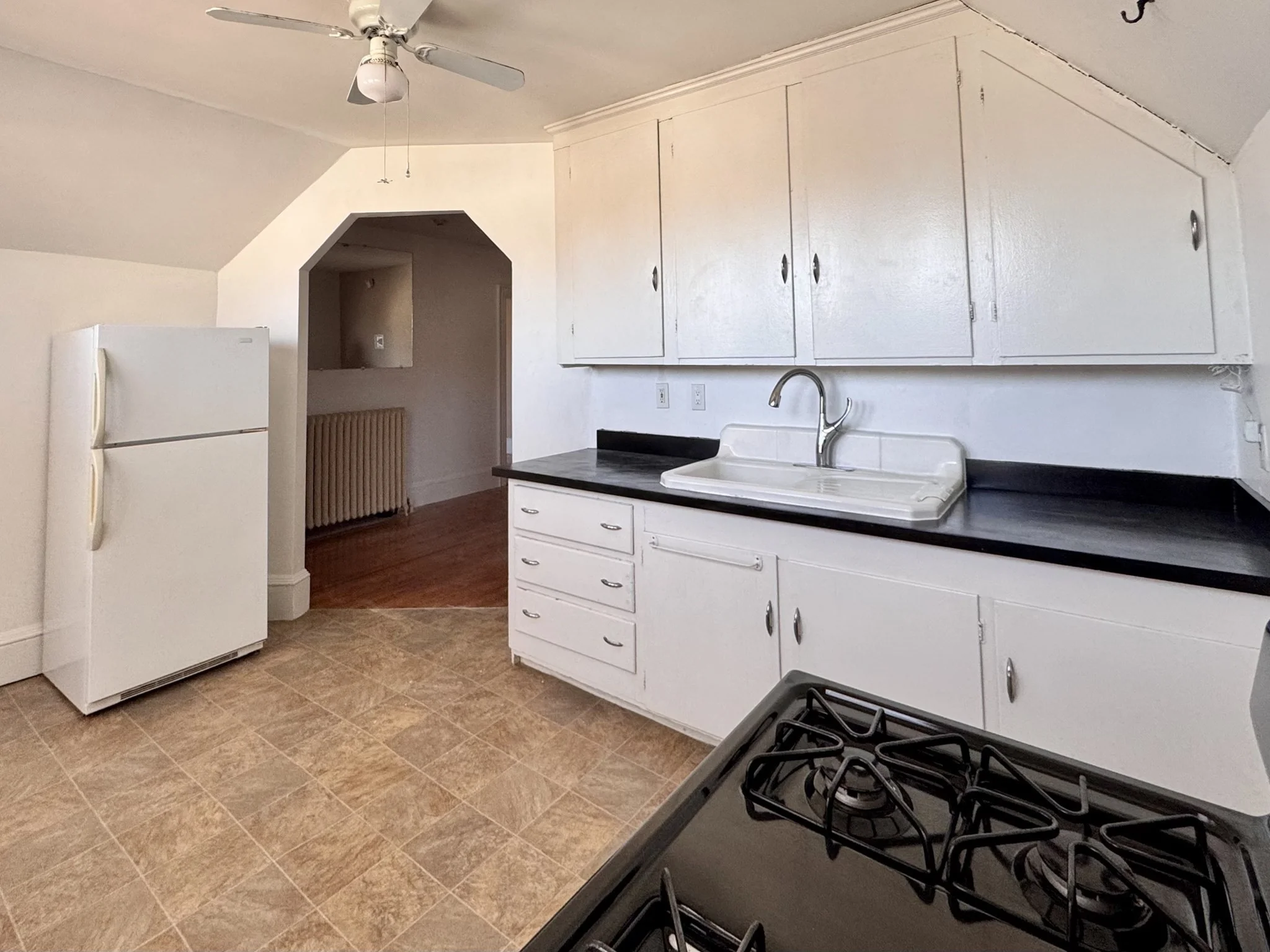 1 bed, 1 bath apartment for rent at 587 Haverhill St Unit 6, Lawrence — photo 3 of 11