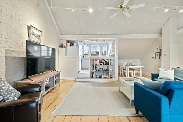 2 bed, 1 bath apartment for rent at 587 Tremont Unit 4, South End — photo 4 of 13