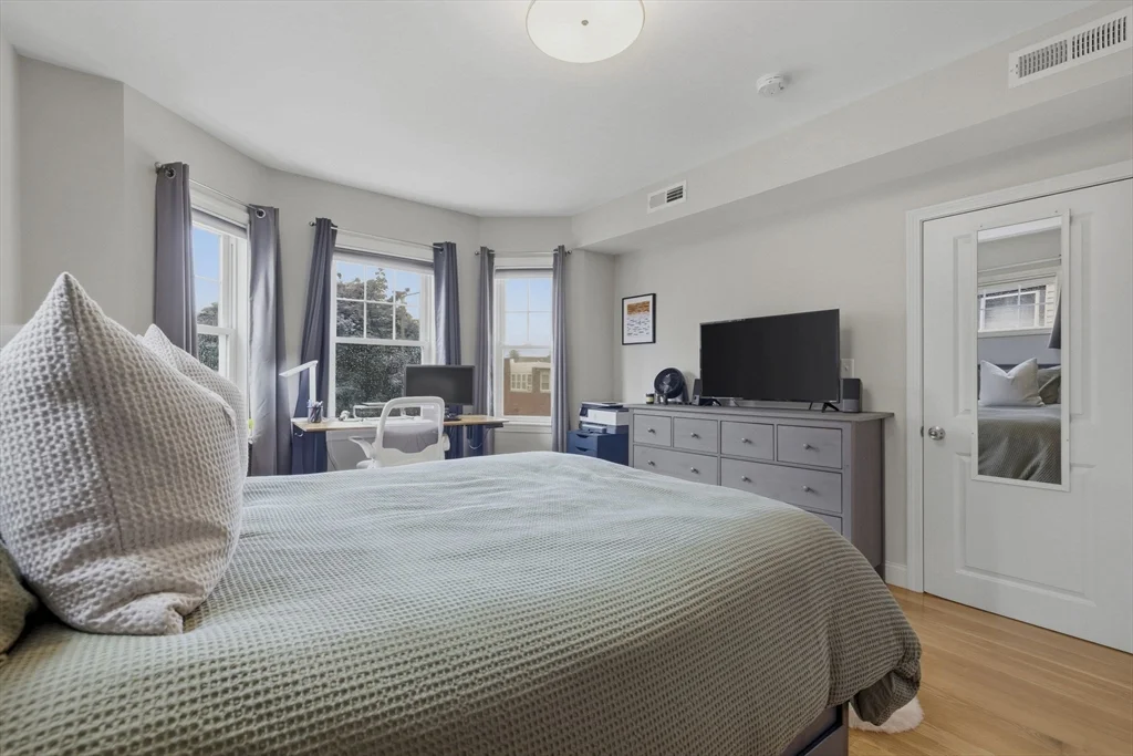 3 bed, 2 bath apartment for rent at 588 Adams Unit 2, Dorchester — photo 7 of 16