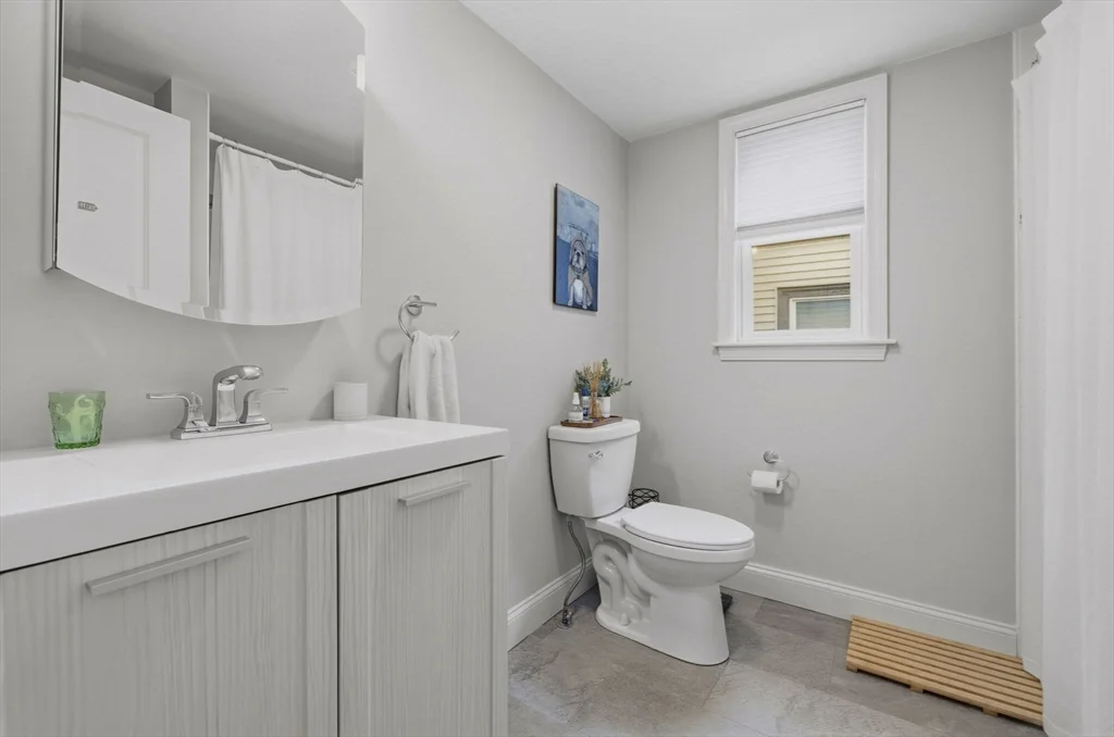 3 bed, 2 bath apartment for rent at 588 Adams Unit 2, Dorchester — photo 14 of 16