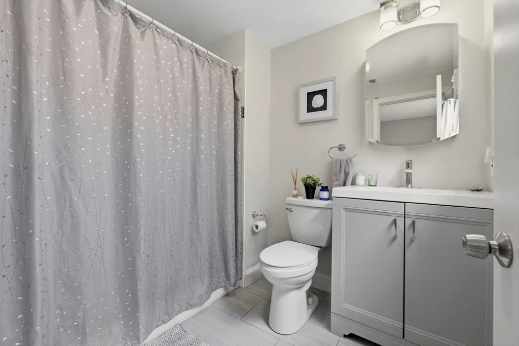 3 bed, 2 bath apartment for rent at 588 Adams Unit 2, Dorchester — photo 10 of 16