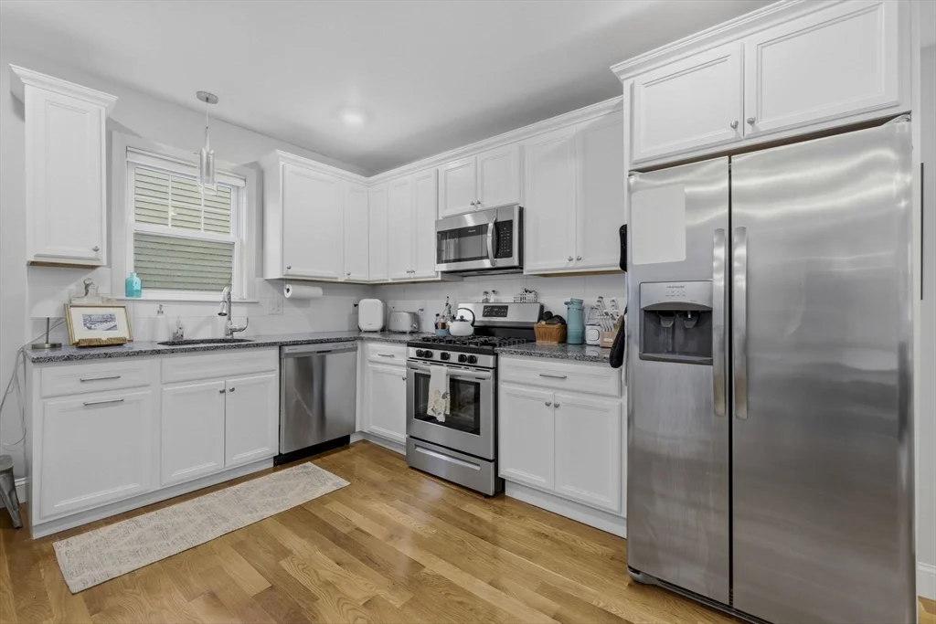 3 bed, 2 bath apartment for rent at 588 Adams Unit 2, Dorchester — photo 5 of 16