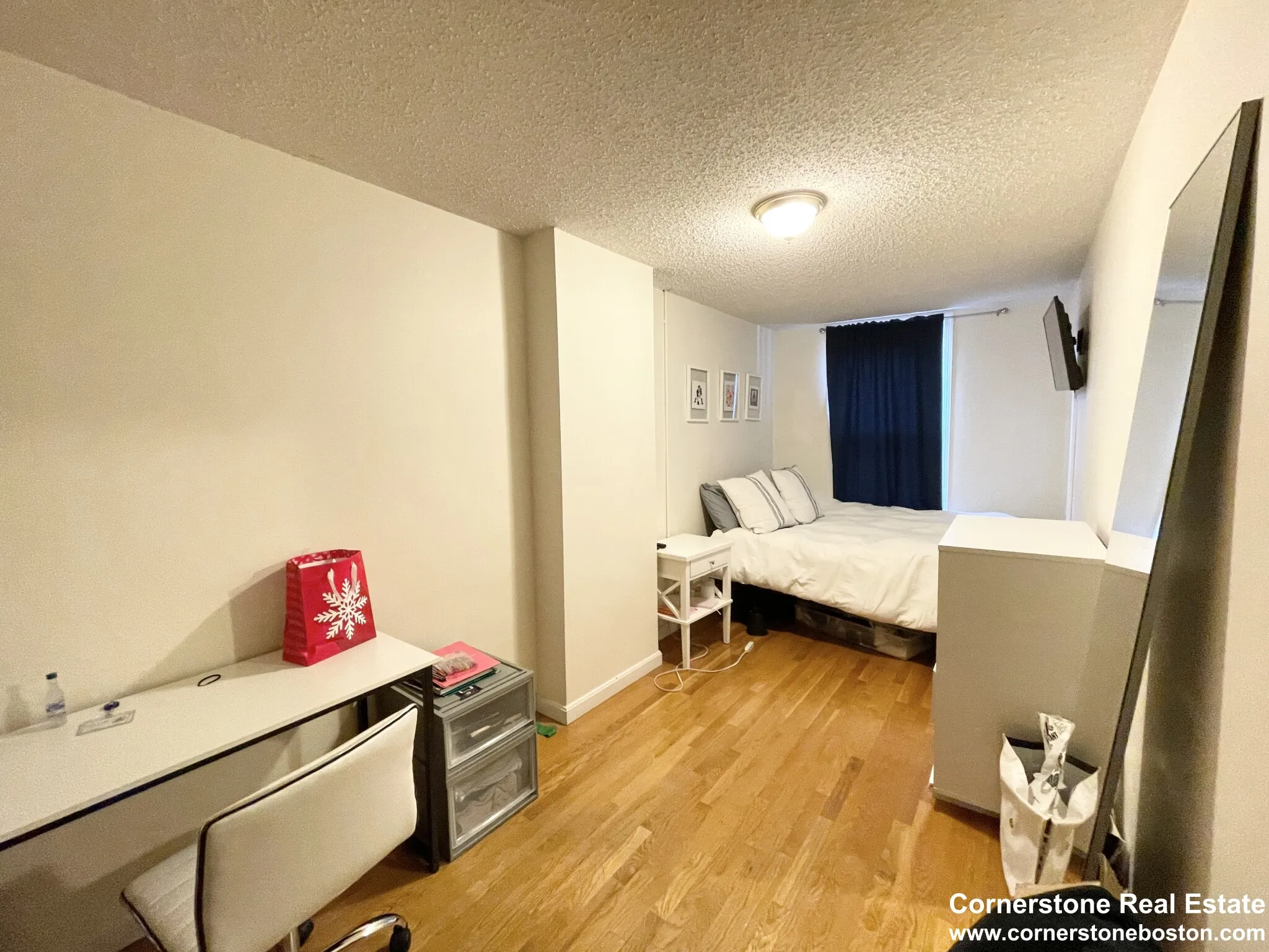 4 bed, 1 bath apartment for rent at 588 Columbus Ave Unit 3, Roxbury — photo 5 of 8