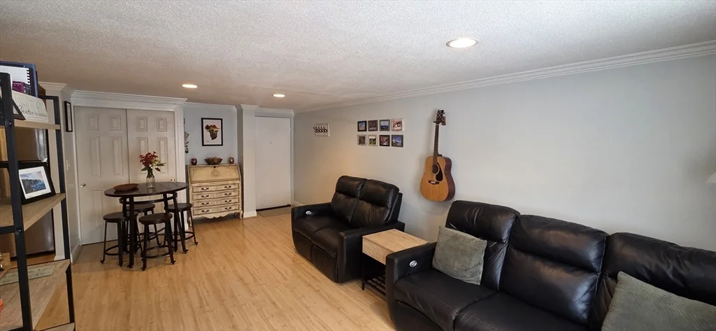 2 bed, 1 bath apartment for rent at 588 Main St Unit 1D, Stoneham — photo 4 of 13