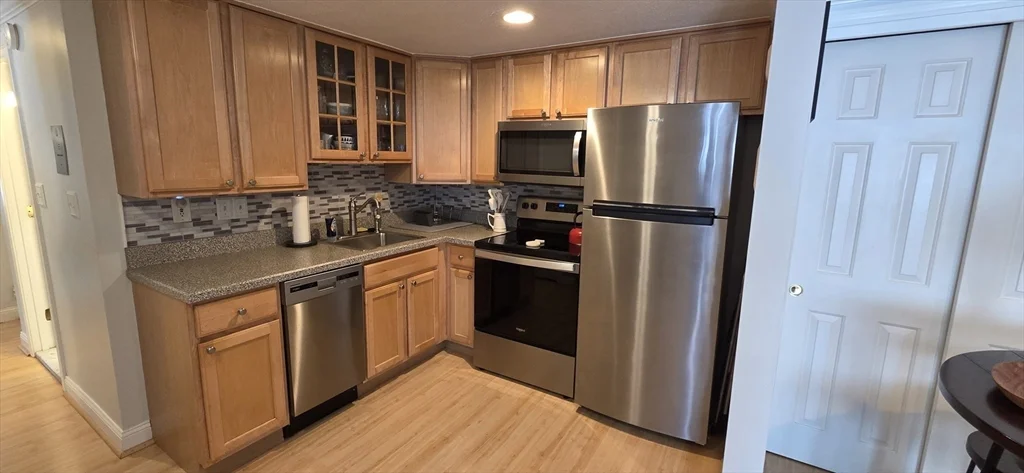 2 bed, 1 bath apartment for rent at 588 Main St Unit 1D, Stoneham — photo 6 of 13