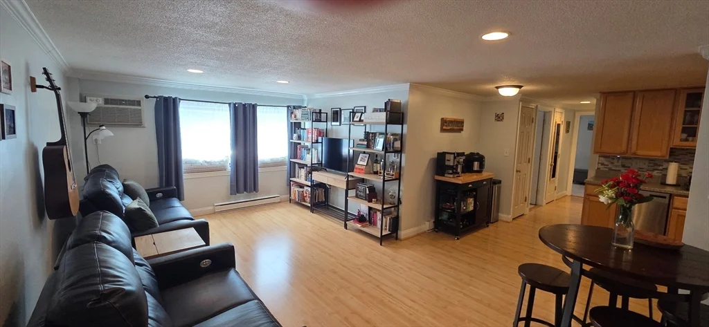 2 bed, 1 bath apartment for rent at 588 Main St Unit 1D, Stoneham — photo 3 of 13