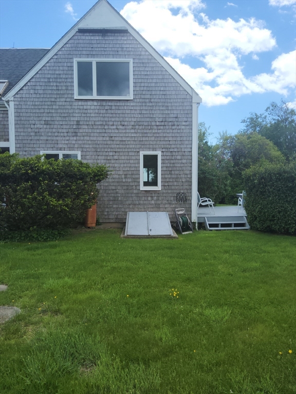 3 bed, 2 bath apartment for rent at 588 River Rd, Acoaxet — photo 3 of 12