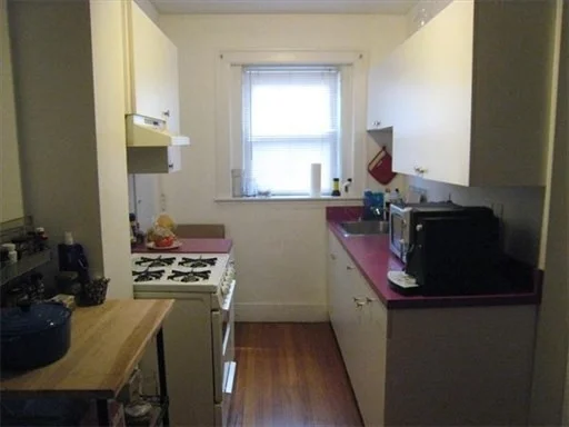 1 bed, 1 bath apartment for rent at 588 Washington St Unit 1, Coolidge Corner — photo 5 of 10