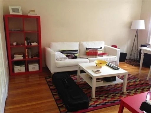 1 bed, 1 bath apartment for rent at 588 Washington St Unit 1, Coolidge Corner — photo 3 of 10
