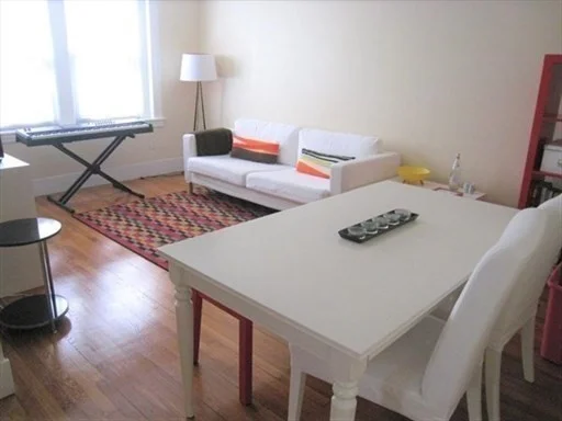 1 bed, 1 bath apartment for rent at 588 Washington St Unit 1, Coolidge Corner — photo 1 of 10