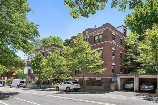 1 bed, 1 bath apartment for rent at 588 Washington St Unit 2, Coolidge Corner — photo 6 of 8