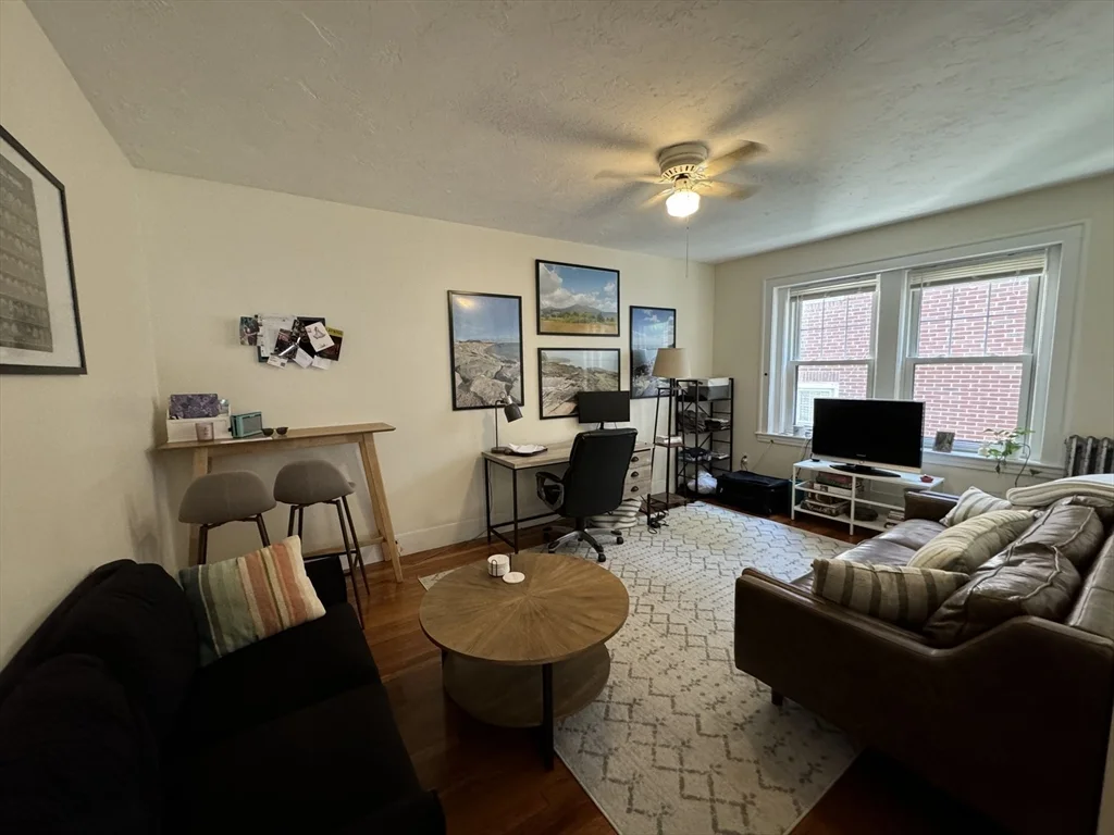 1 bed, 1 bath apartment for rent at 588 Washington St Unit 4, Coolidge Corner