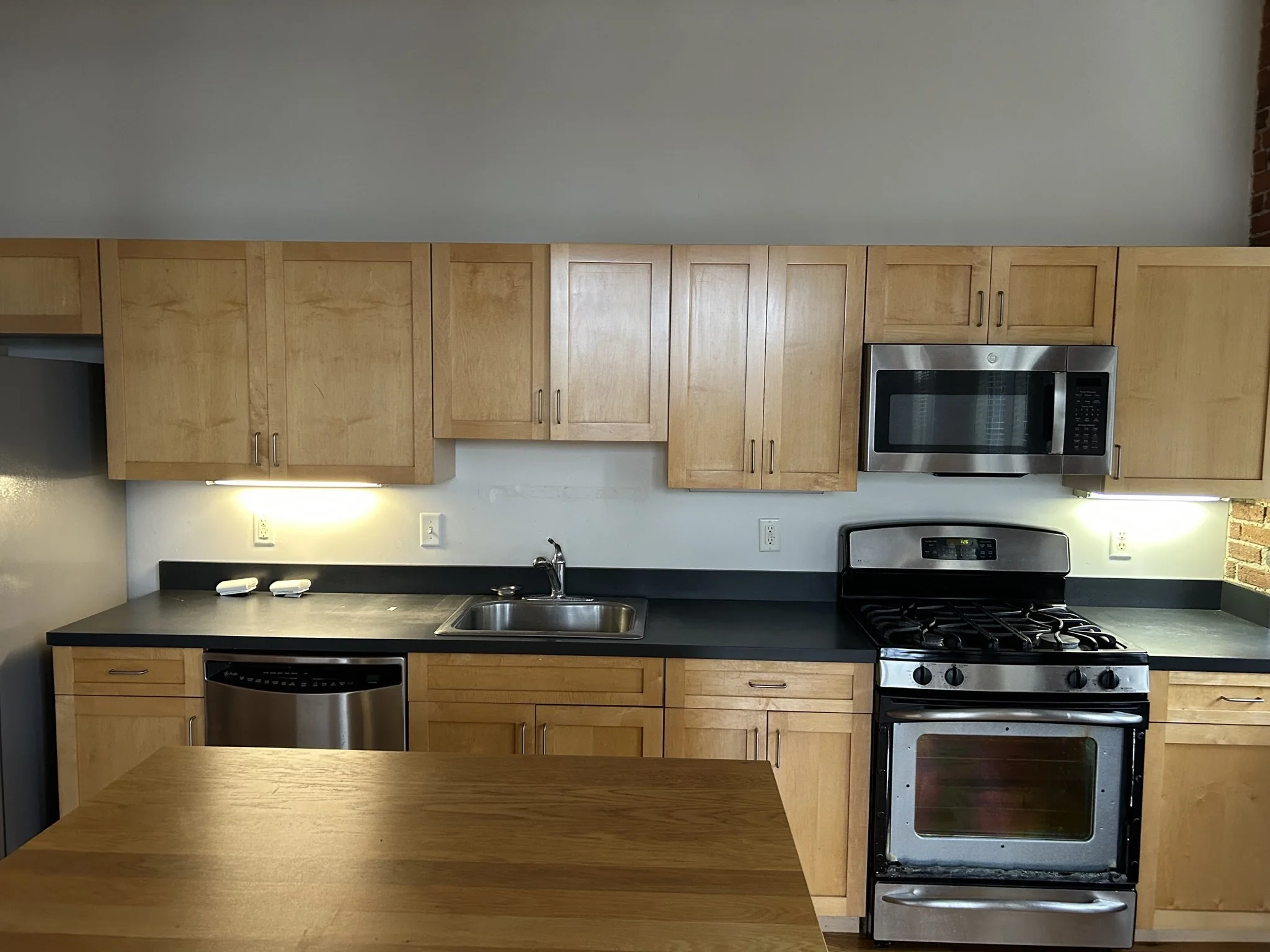 2 bed, 1 bath apartment for rent at 589 Essex St Unit 202, Lynn — photo 8 of 8
