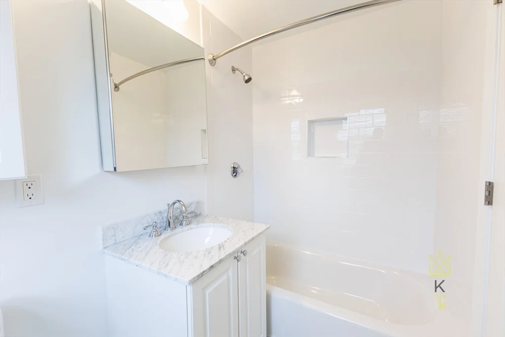 2 bed, 1 bath apartment for rent at 589 Vfw Pkwa Unit V-589, West Roxbury — photo 11 of 15