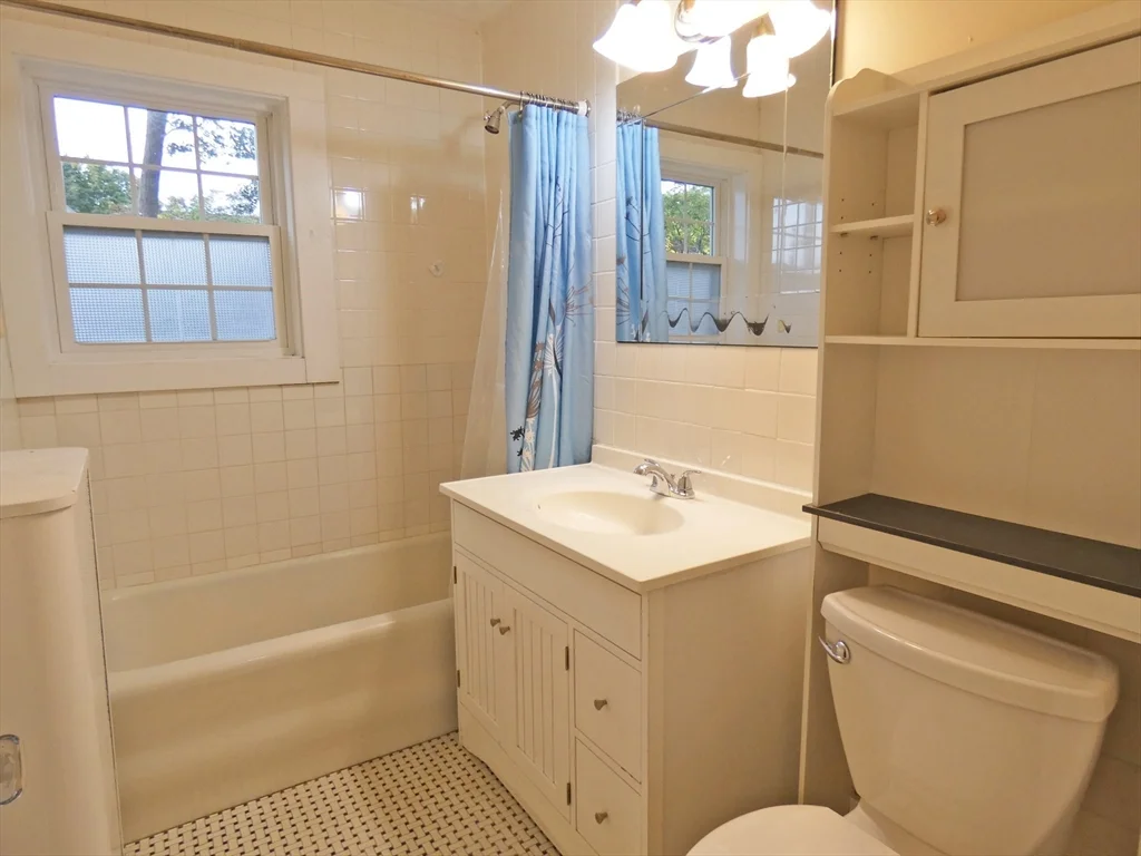 2 bed, 1 bath apartment for rent at 59-61 Athelstane Rd Unit 59, Newton Centre — photo 11 of 11