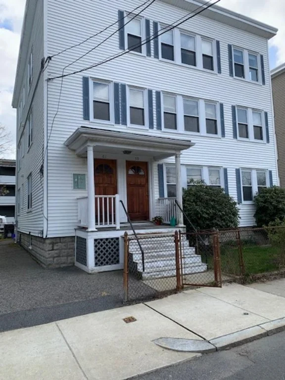 2 bed, 1 bath apartment for rent at 59 61 Beechcroft Rd Unit 3, Brighton — photo 1 of 9