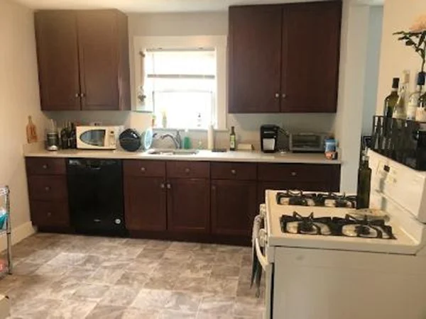 2 bed, 1 bath apartment for rent at 59 61 Beechcroft Rd Unit 3, Brighton — photo 2 of 9