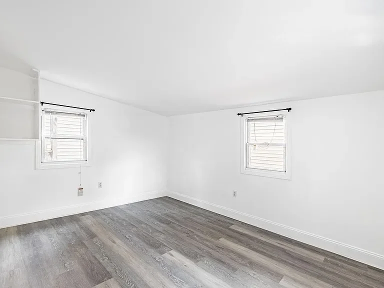 5 bed, 2 bath apartment for rent at 59 -61 Glenwood Unit 59, Magoun Square — photo 31 of 31