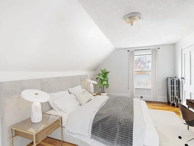 5 bed, 2 bath apartment for rent at 59 -61 Glenwood Unit 59, Magoun Square — photo 19 of 31