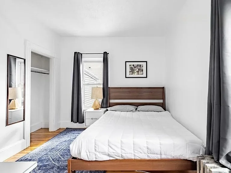 5 bed, 2 bath apartment for rent at 59 -61 Glenwood Unit 59, Magoun Square — photo 11 of 31