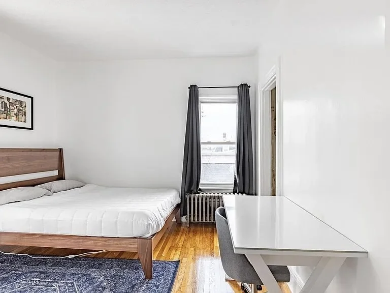 5 bed, 2 bath apartment for rent at 59 -61 Glenwood Unit 59, Magoun Square — photo 18 of 31