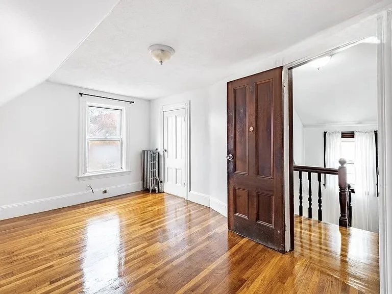 5 bed, 2 bath apartment for rent at 59 -61 Glenwood Unit 59, Magoun Square — photo 20 of 31
