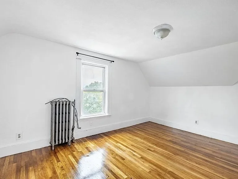 5 bed, 2 bath apartment for rent at 59 -61 Glenwood Unit 59, Magoun Square — photo 25 of 31