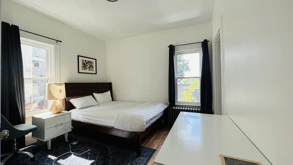 5 bed, 2 bath apartment for rent at 59 -61 Glenwood Unit 59, Magoun Square — photo 14 of 31