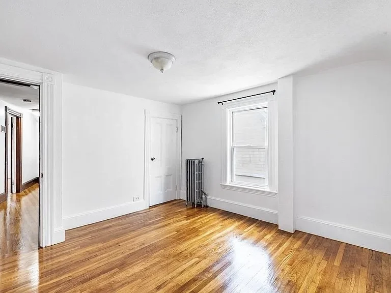 5 bed, 2 bath apartment for rent at 59 -61 Glenwood Unit 59, Magoun Square — photo 12 of 31