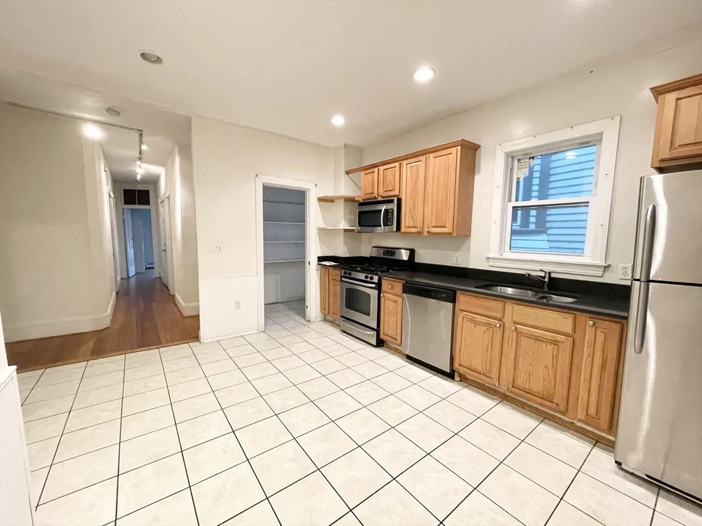 3 bed, 1 bath apartment for rent at 59-61 Hillside St Unit 2, Mission Hill — photo 3 of 16