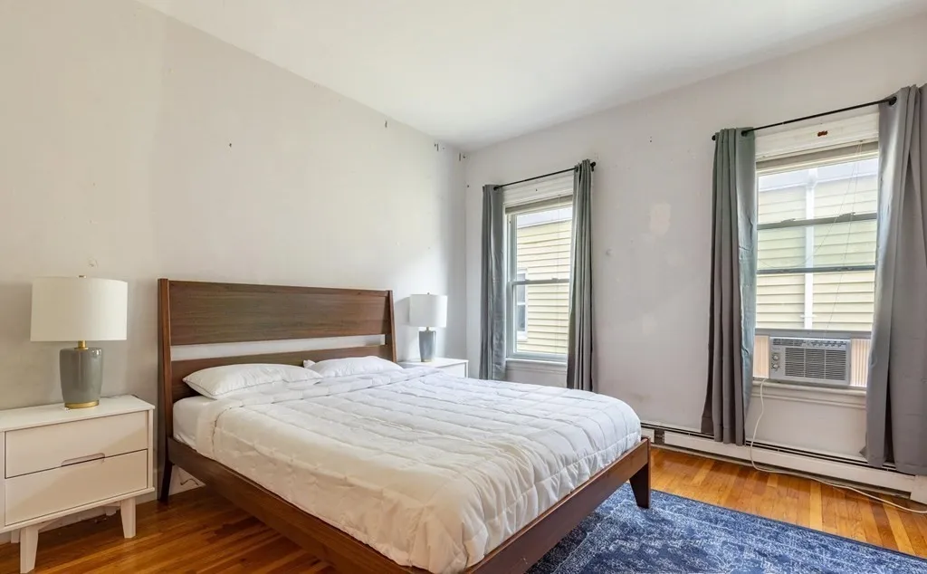 5 bed, 2 bath apartment for rent at 59-61 Hillside St Unit 3, Boston — photo 4 of 13