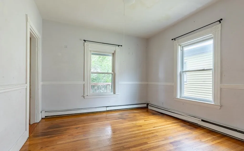 5 bed, 2 bath apartment for rent at 59-61 Hillside St Unit 3, Boston — photo 6 of 13