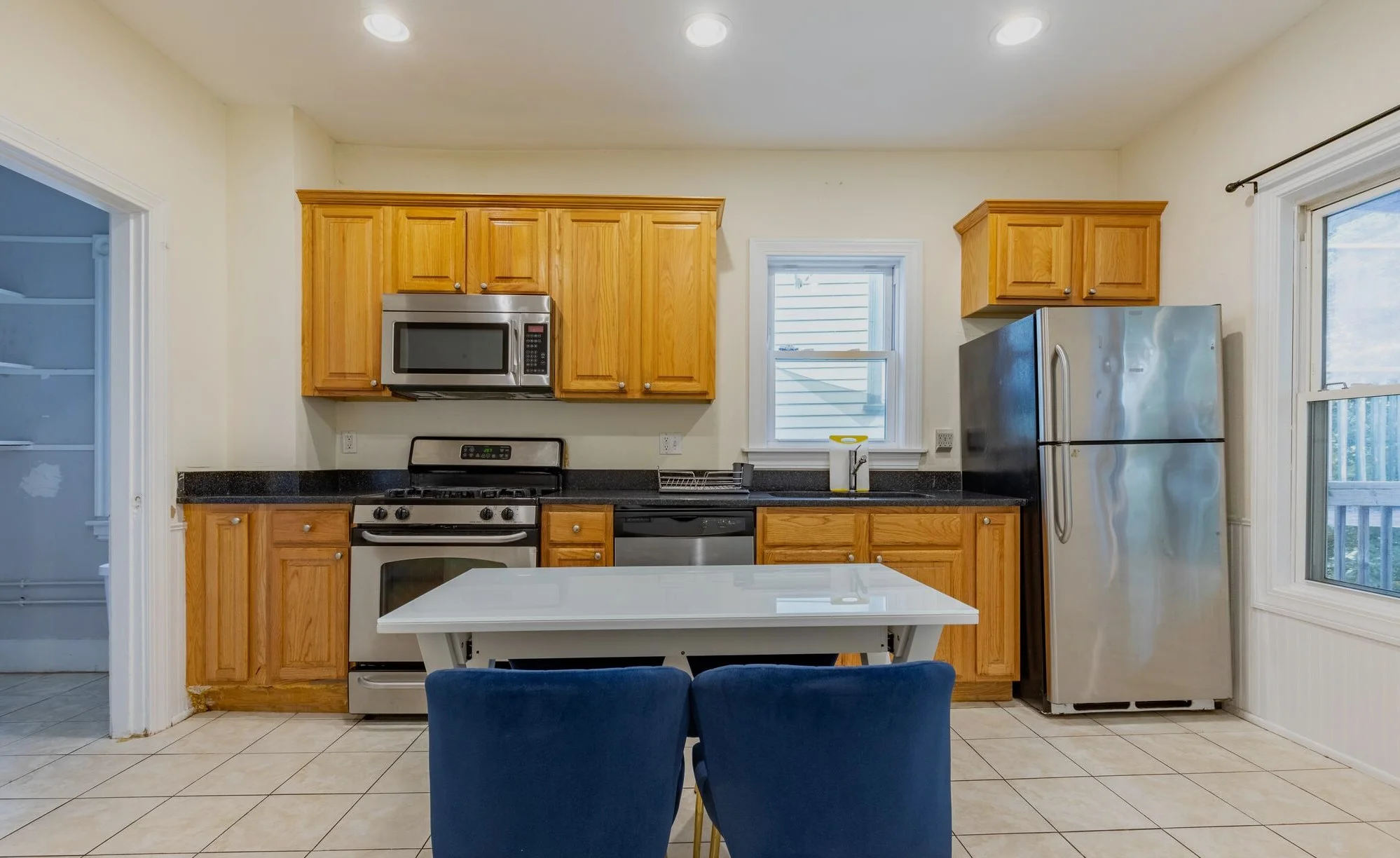 5 bed, 2 bath apartment for rent at 59-61 Hillside St Unit 3A, Mission Hill — photo 2 of 13