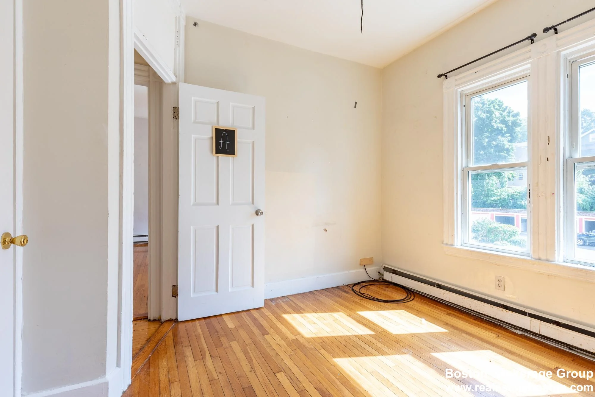 5 bed, 2 bath apartment for rent at 59-61 Hillside St Unit 3A, Mission Hill — photo 5 of 13